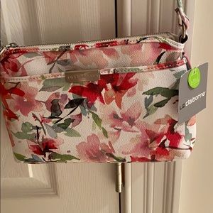 🌸Liz Claiborne floral purse.